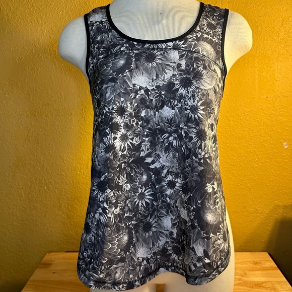 lululemon athletica Tops - Lululemon run split tank top